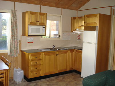 Paradise Park Cabins - Accommodation Sunshine Coast 4