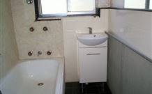 Commercial Hotel Stock Pub - Accommodation Sunshine Coast 0