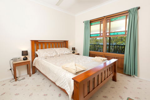 Cranford Waterfront Cottage - Accommodation Sunshine Coast 1