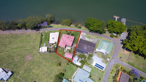 Cranford Waterfront Cottage - Accommodation Sunshine Coast 15