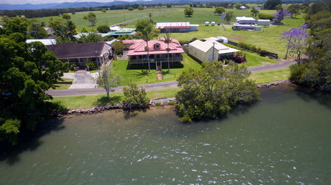 Cranford Waterfront Cottage - Accommodation Sunshine Coast 17