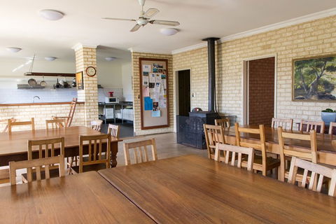 Augusta - Cape Leeuwin YHA - Accommodation Sunshine Coast 1