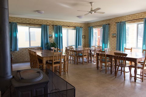 Augusta - Cape Leeuwin YHA - Accommodation Sunshine Coast 2