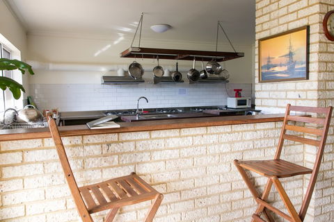 Augusta - Cape Leeuwin YHA - Accommodation Sunshine Coast 5