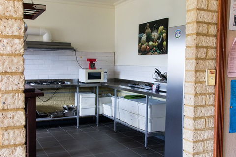 Augusta - Cape Leeuwin YHA - Accommodation Sunshine Coast 8