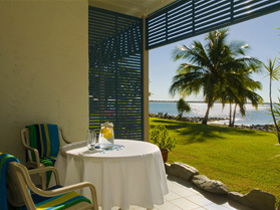Waterfront Getaway - Accommodation Sunshine Coast 3