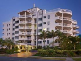 Beachside Resort - Accommodation Sunshine Coast 0