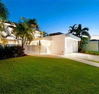 The Waterfront House - Accommodation Sunshine Coast