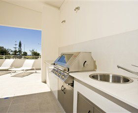 Kirra Surf Apartments - Accommodation Sunshine Coast 3
