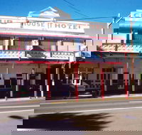 Club House Hotel - Accommodation Sunshine Coast