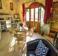 Outback Cellar and Country Cottage - Accommodation Sunshine Coast