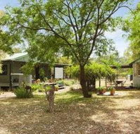 Red Tractor Retreat - Accommodation Sunshine Coast