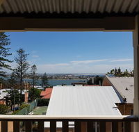 Newcastle Terraces and Apartments - Harbourside Apartment - Accommodation Sunshine Coast