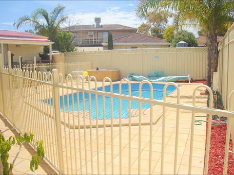 Christies Cottage For Holidays And Relocations. - Accommodation Sunshine Coast 1