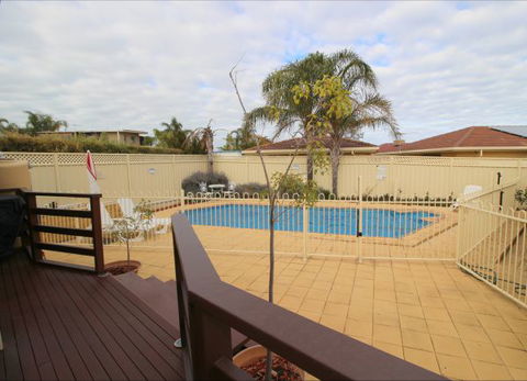 Christies Cottage For Holidays And Relocations. - Accommodation Sunshine Coast 21