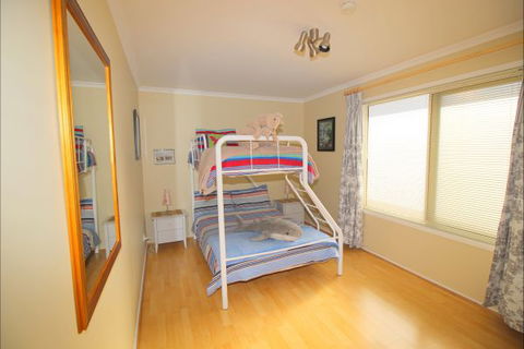 Christies Cottage For Holidays And Relocations. - Accommodation Sunshine Coast 26