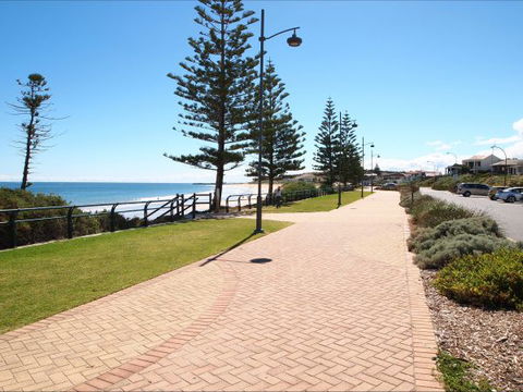Christies Cottage For Holidays And Relocations. - Accommodation Sunshine Coast 28