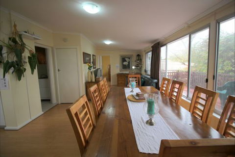 Christies Cottage For Holidays And Relocations. - Accommodation Sunshine Coast 10