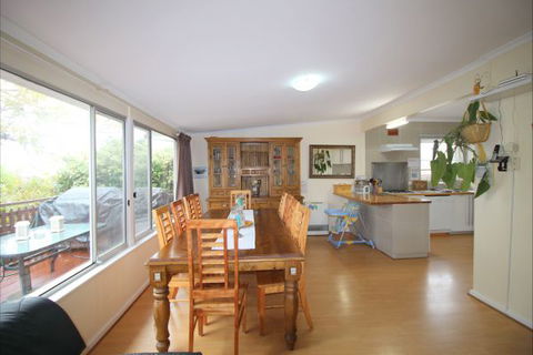 Christies Cottage For Holidays And Relocations. - Accommodation Sunshine Coast 12