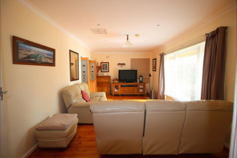 Christies Cottage For Holidays And Relocations. - Accommodation Sunshine Coast 16
