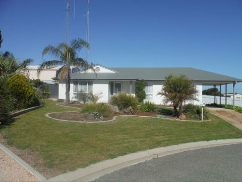 Alilly - Accommodation Sunshine Coast 0