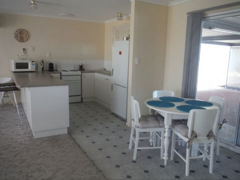 Alilly - Accommodation Sunshine Coast 2