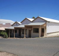 Carmines Antiques and Accommodation - Accommodation Sunshine Coast