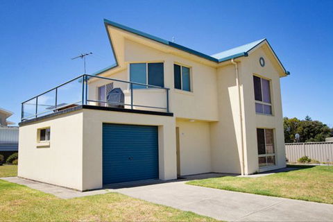 Fensom's Holiday Home - Accommodation Sunshine Coast 31