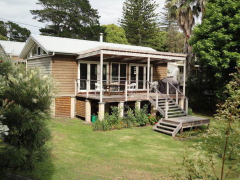Flowers Cottage - Accommodation Sunshine Coast 0