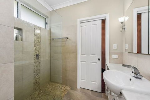 Fensom's Holiday Home - Accommodation Sunshine Coast 13