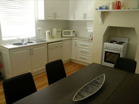 Fensom's Holiday Home - Accommodation Sunshine Coast 1