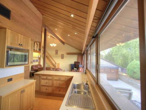 Edelweiss Hutte - Accommodation Sunshine Coast 1