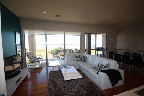 LJ Hooker Goolwa Holiday Rentals - 42 Underwood Avenue, Goolwa Beach - Accommodation Sunshine Coast 0