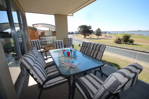 LJ Hooker Goolwa Holiday Rentals - 42 Underwood Avenue, Goolwa Beach - Accommodation Sunshine Coast 1