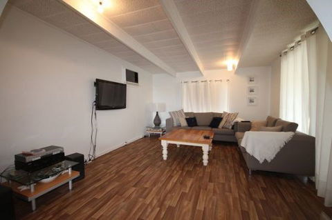 LJ Hooker Goolwa Holiday Rentals - 42 Underwood Avenue, Goolwa Beach - Accommodation Sunshine Coast 10