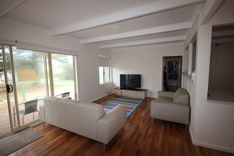 LJ Hooker Goolwa Holiday Rentals - 42 Underwood Avenue, Goolwa Beach - Accommodation Sunshine Coast 12