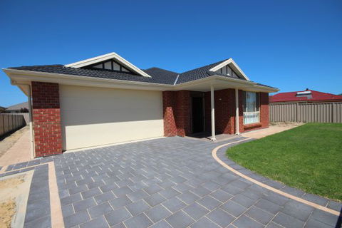 LJ Hooker Goolwa Holiday Rentals - 42 Underwood Avenue, Goolwa Beach - Accommodation Sunshine Coast 16