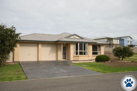 LJ Hooker Goolwa Holiday Rentals - 42 Underwood Avenue, Goolwa Beach - Accommodation Sunshine Coast 20