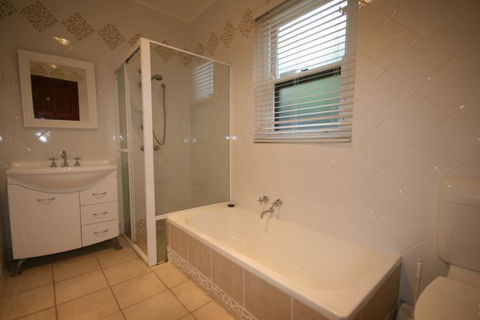 LJ Hooker Goolwa Holiday Rentals - 42 Underwood Avenue, Goolwa Beach - Accommodation Sunshine Coast 26