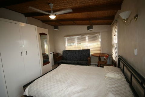 LJ Hooker Goolwa Holiday Rentals - 42 Underwood Avenue, Goolwa Beach - Accommodation Sunshine Coast 27