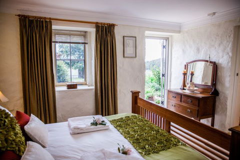Sunnyside Cottage - Accommodation Sunshine Coast 0