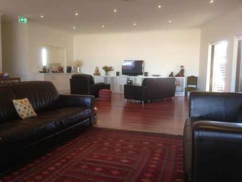 Crossroads Ecomotel - Accommodation Sunshine Coast 6