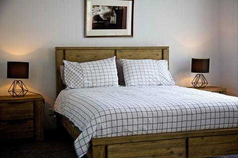 Penguin Beachfront Apartments - Accommodation Sunshine Coast 8