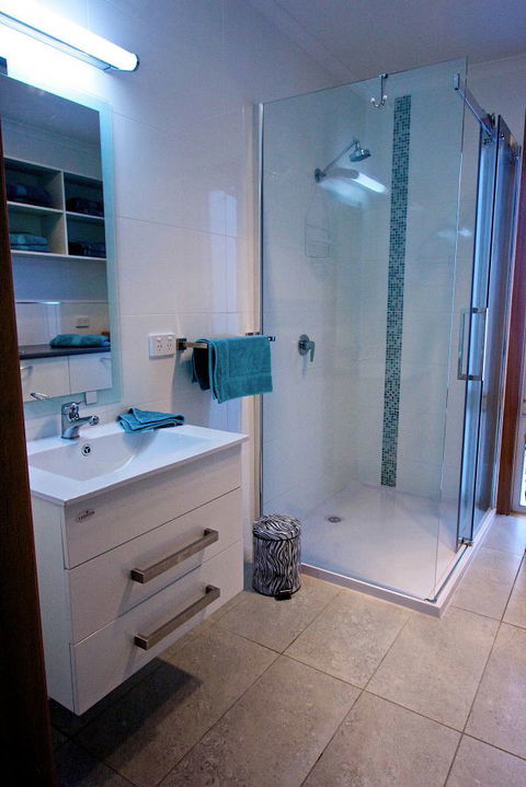 Penguin Beachfront Apartments - Accommodation Sunshine Coast 9