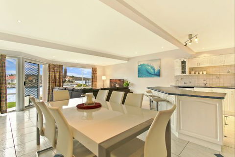 SALT Waterfront Apartment - Accommodation Sunshine Coast 1