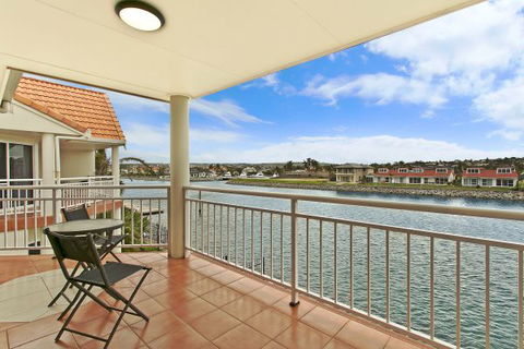 SALT Waterfront Apartment - Accommodation Sunshine Coast 5