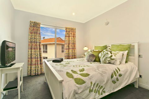 SALT Waterfront Apartment - Accommodation Sunshine Coast 6