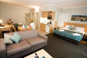 Manly Marina Cove Motel - Accommodation Sunshine Coast 3