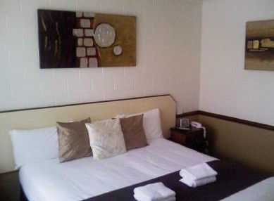 Bent Street Motor Inn - Accommodation Sunshine Coast 2