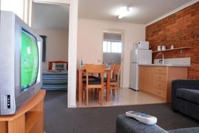 Tea House Motor Inn - Accommodation Sunshine Coast 2